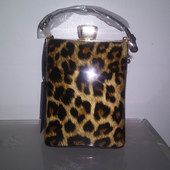 Purses - Picture 2 of 8